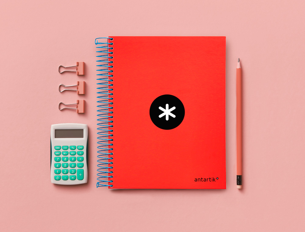CAHIER SPIRALE LIDERPAPEL ANTARTIK A5 240P 90G COUVERTURE REMBORDE QUADRILLAGE 5MM 6 TROUS COIL-LOCK COLORIS ROUGE