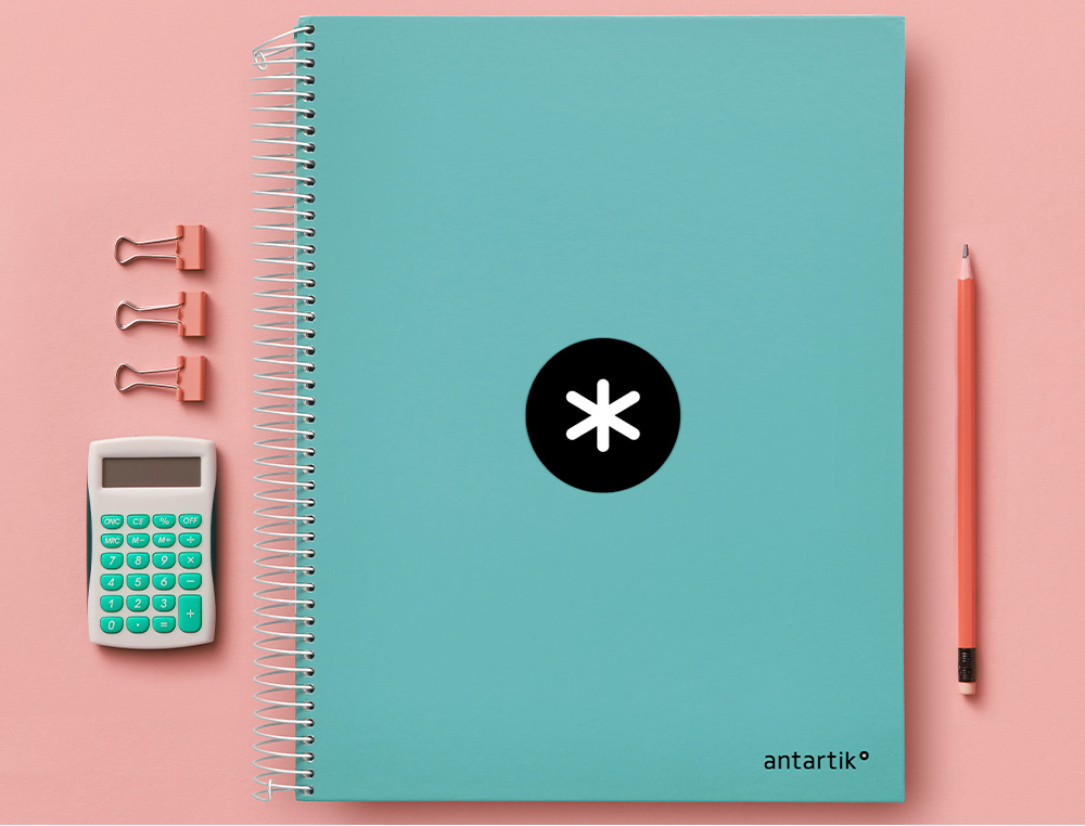CAHIER SPIRALE ANTARTIK A4 100G COUVERTURE REMBORDEE SEYES SANS BANDES 4 TROUS 120FCOLORIS MENTHE